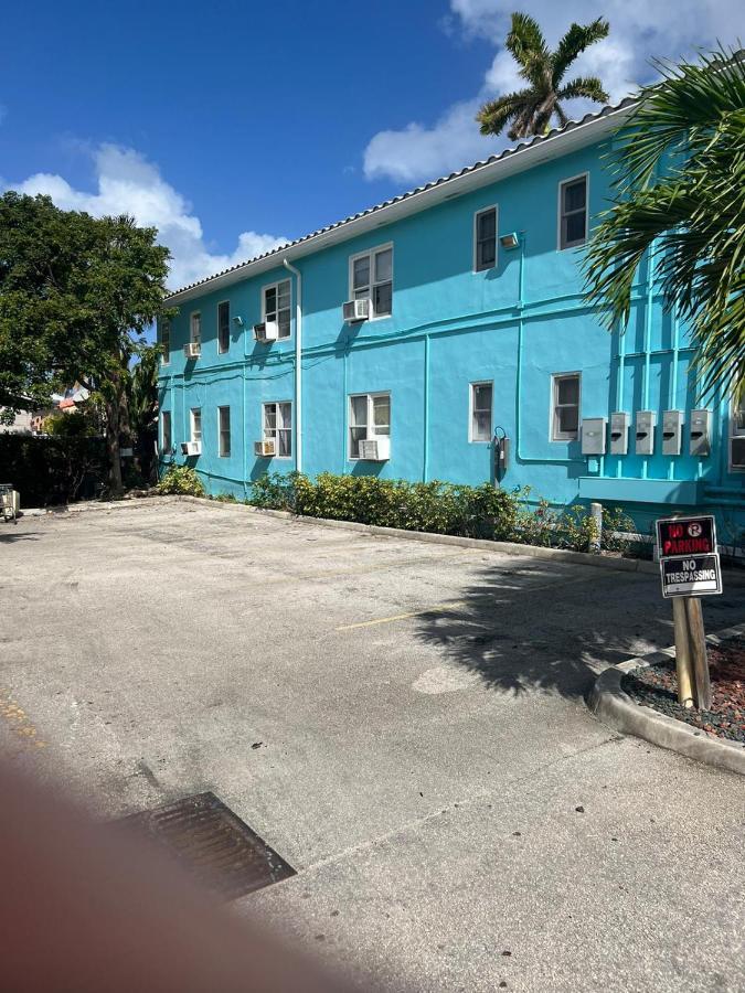 Charter House Hotel Hollywood Exterior photo